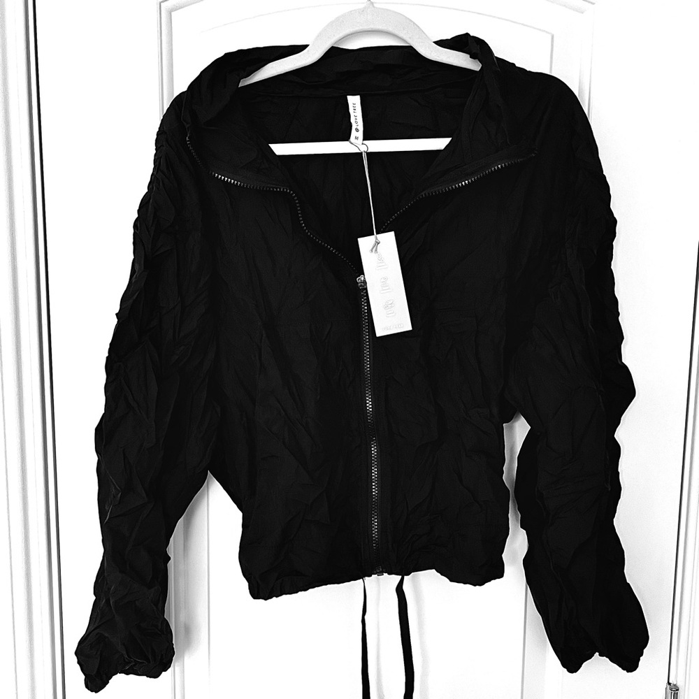 Cropped windbreaker